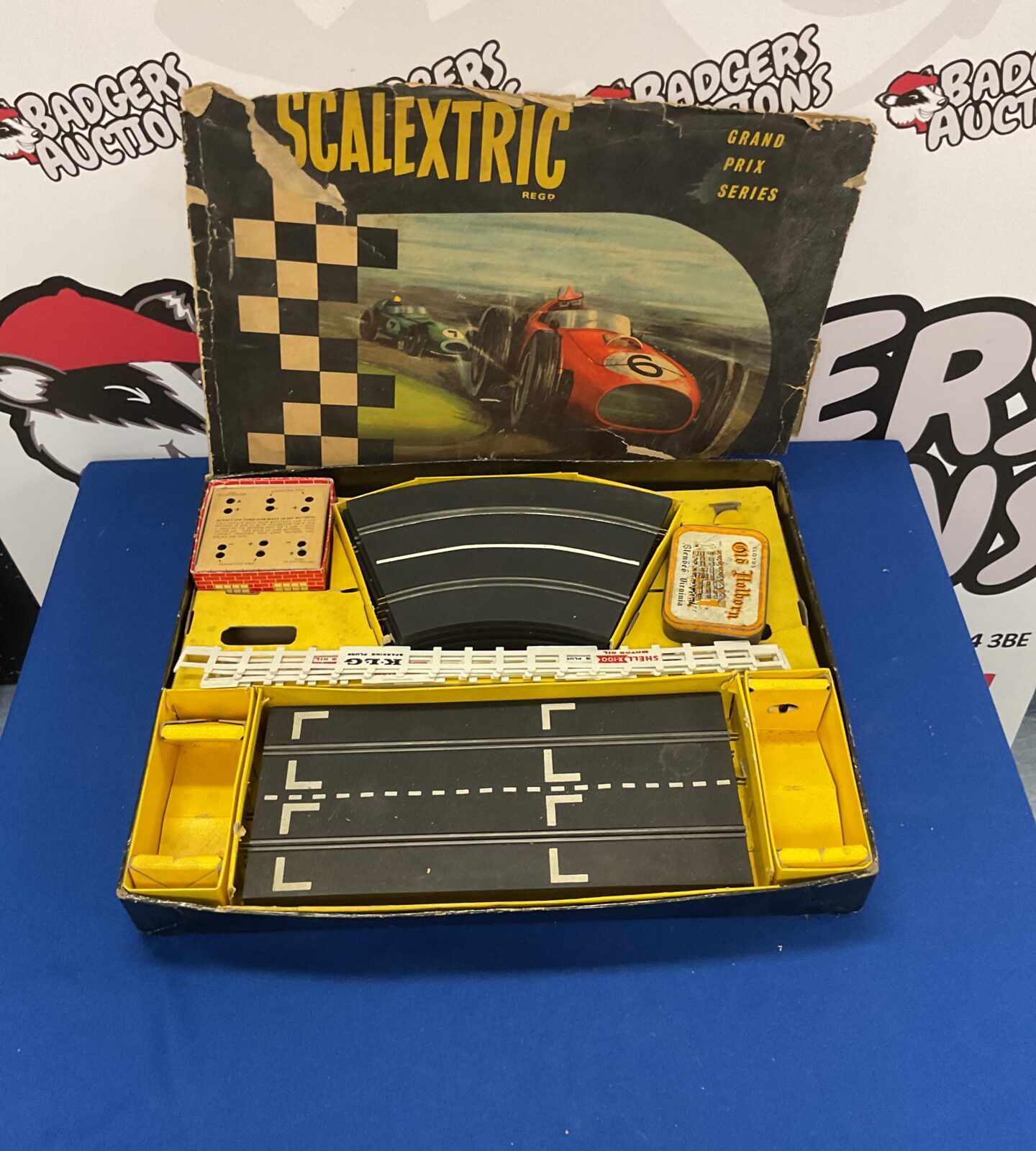 Three vintage scalextric sets - Image 3
