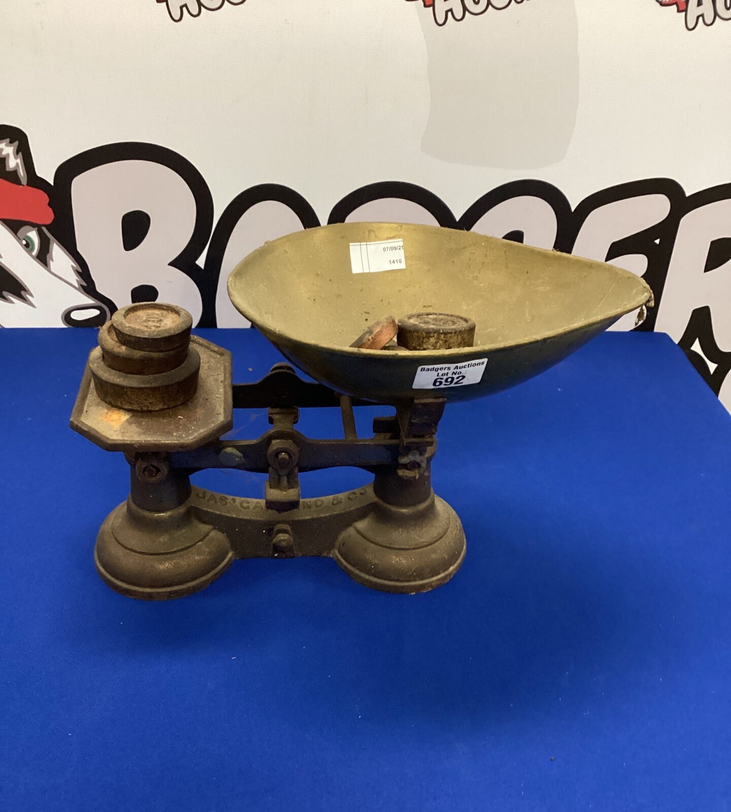 Carland & Co kitchen scales