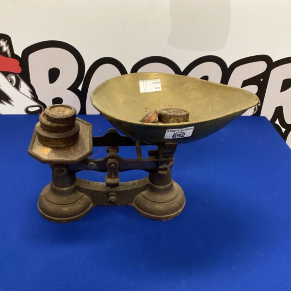 Carland & Co kitchen scales