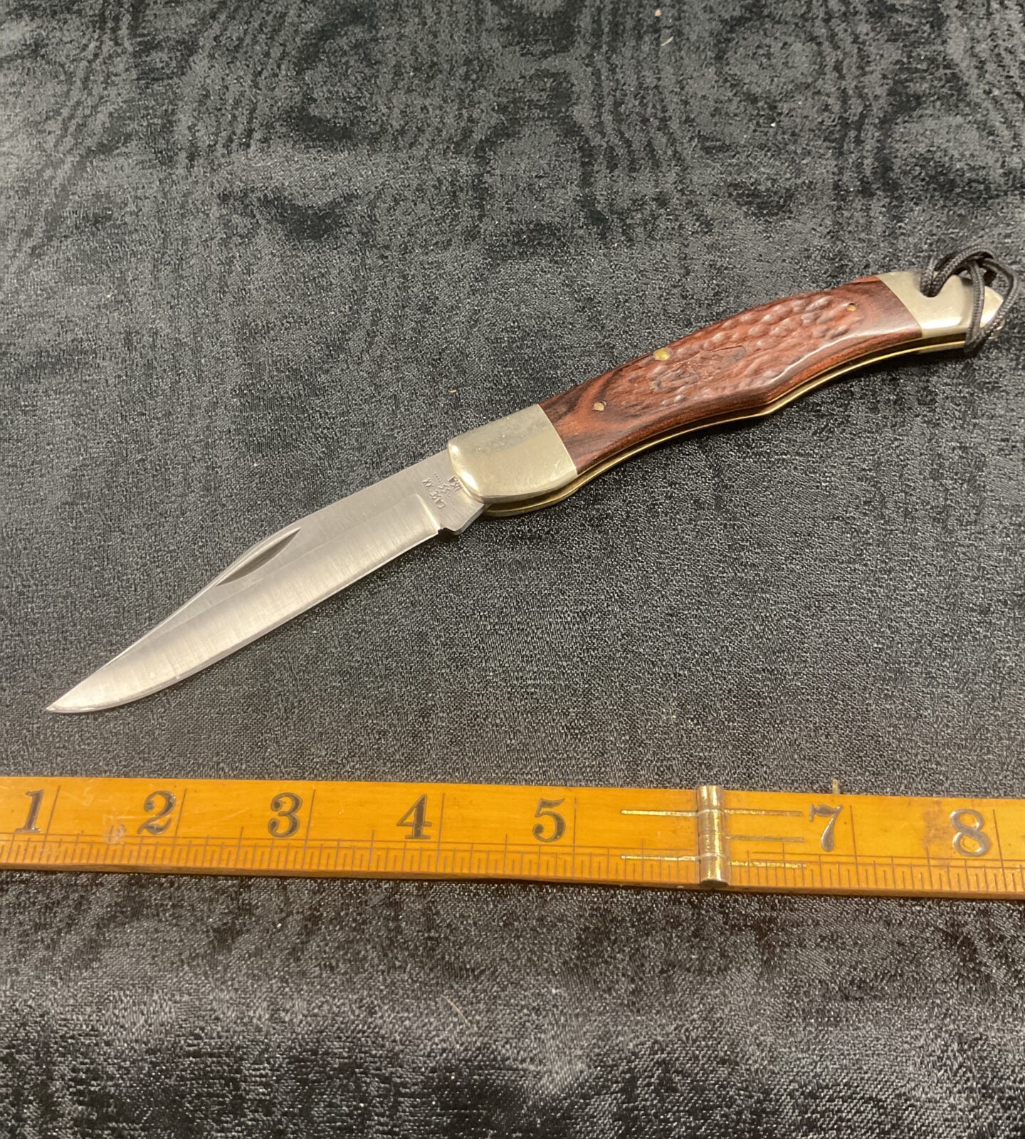 Wood handle pocket knife