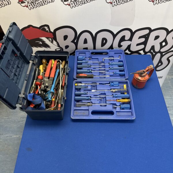 Small zag toolbox with contents, screwdriver set & vintage oil can