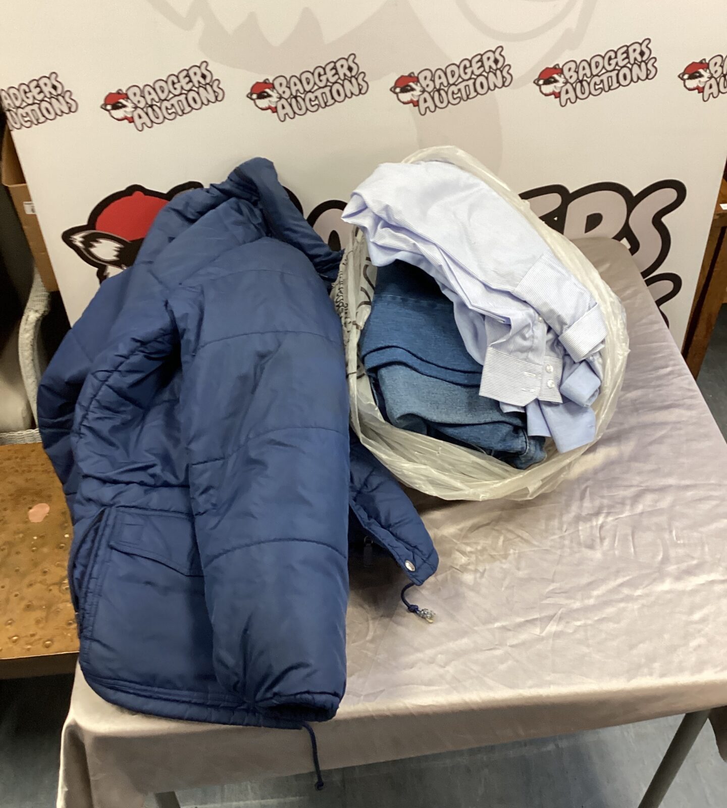 Bag of mixed mens clothing inc hepworth jacket, jeans & shirts