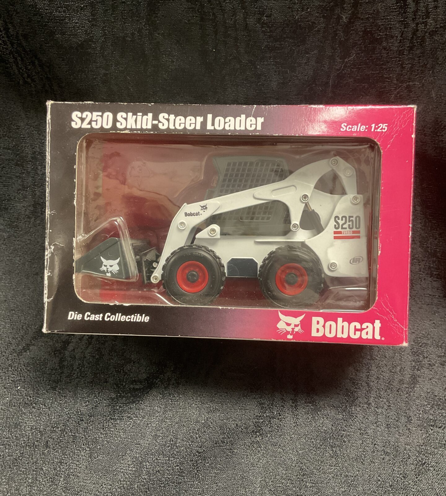 Bobcat die cast S250 Skid-Steer Loader 1/25 Scale