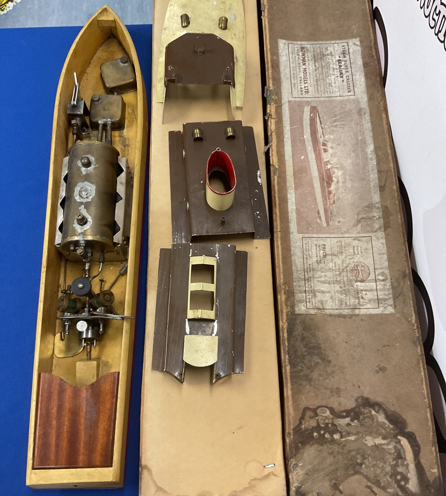 Vintage 1930s Bowman Models  Steam Super Cruiser “” Sea- Jay” 2’7” Long fitted with Bowman-Bryant Two Cylinder Engine in Original Box - Image 2