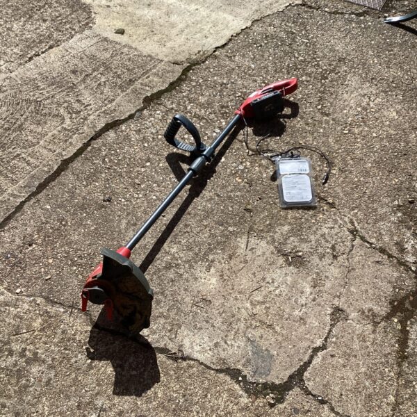 Sovereign Cordless strimmer with charger
