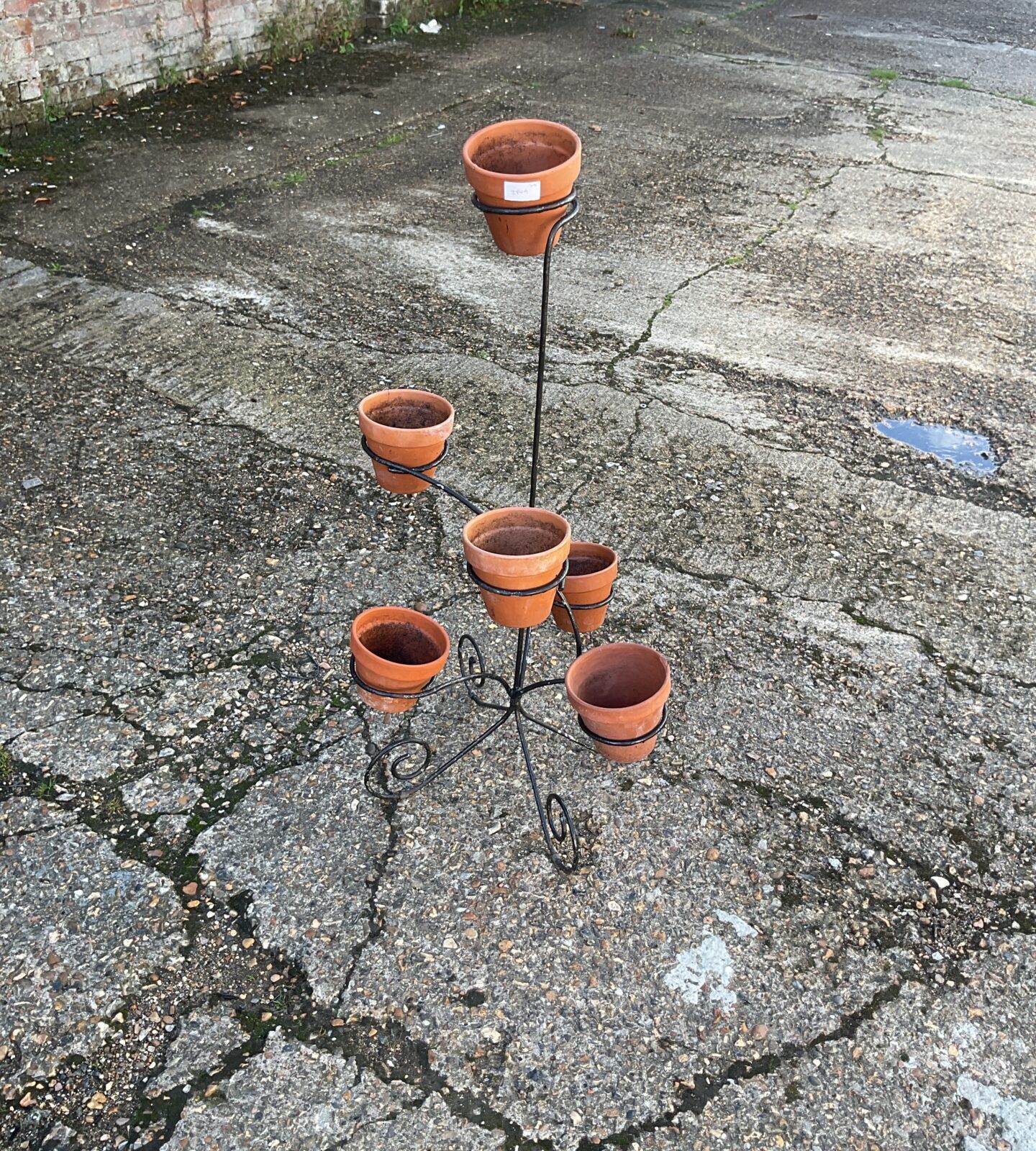 Garden plant pot stand
