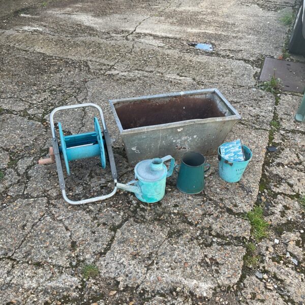 Galvanised garden tub with other accessories