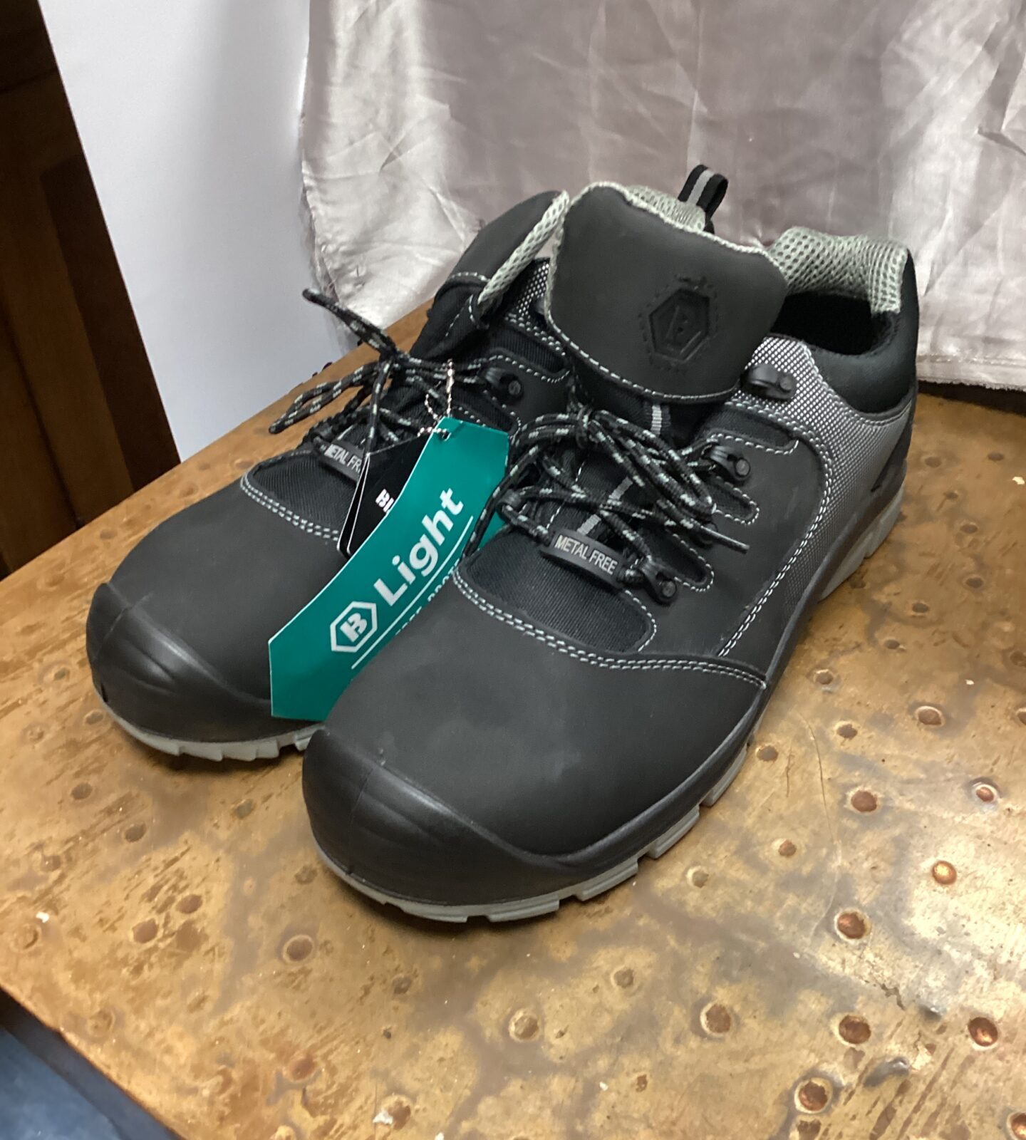 New pair of black rock metal free safety shoes size 11