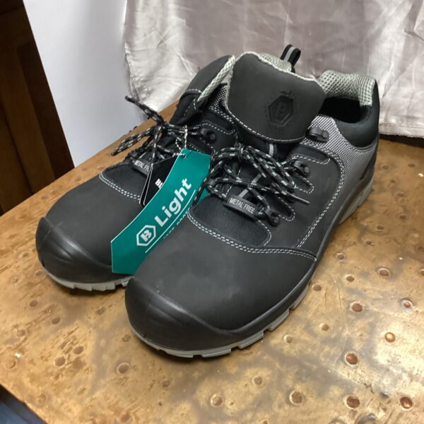 New pair of black rock metal free safety shoes size 11