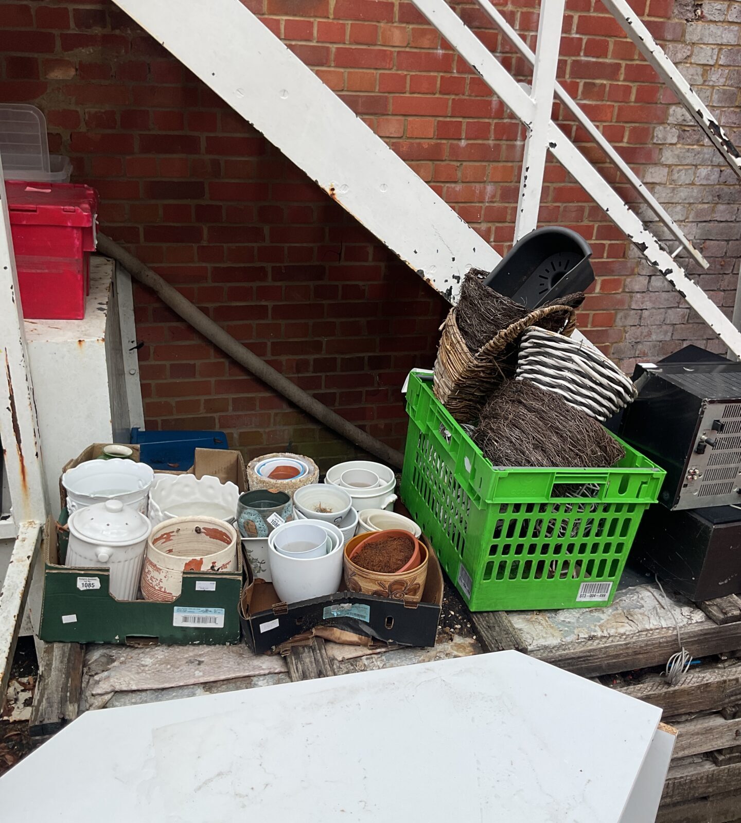 Large quantity of garden pots and planters