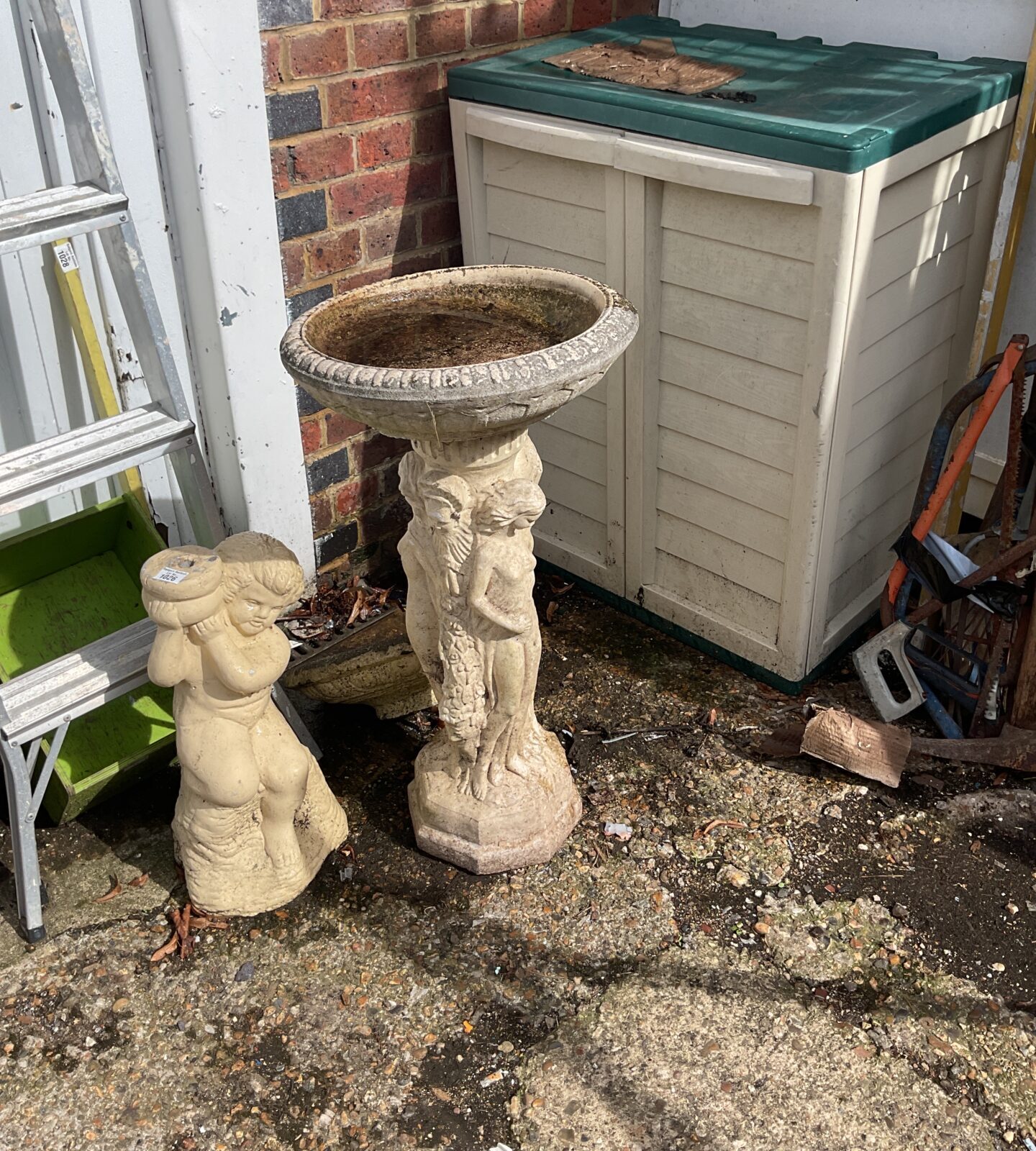 Stone effect garden bird bath