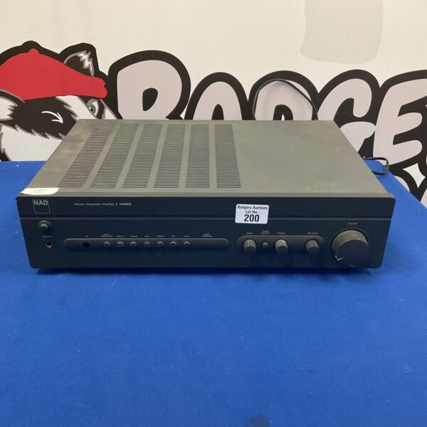 NAD C 320BEE integrated stereo amplifier front view.