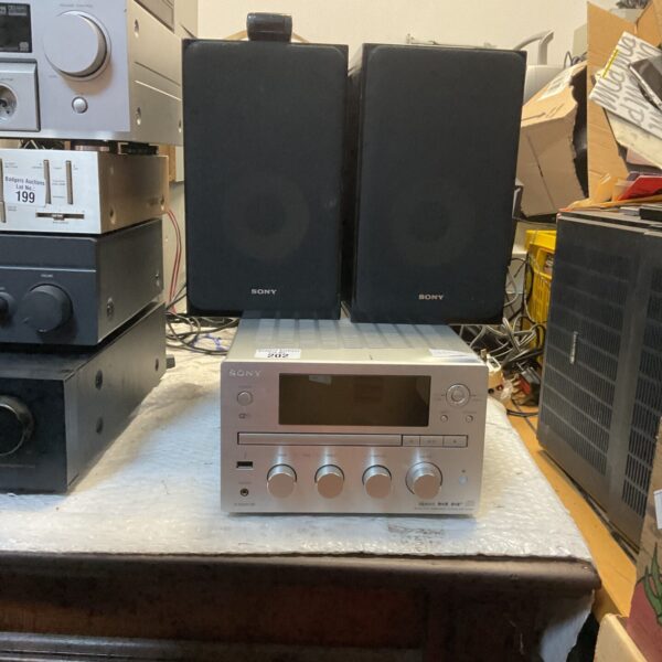 Sony CMT-G2BNiP micro hi-fi system with speakers, vintage audio equipment.