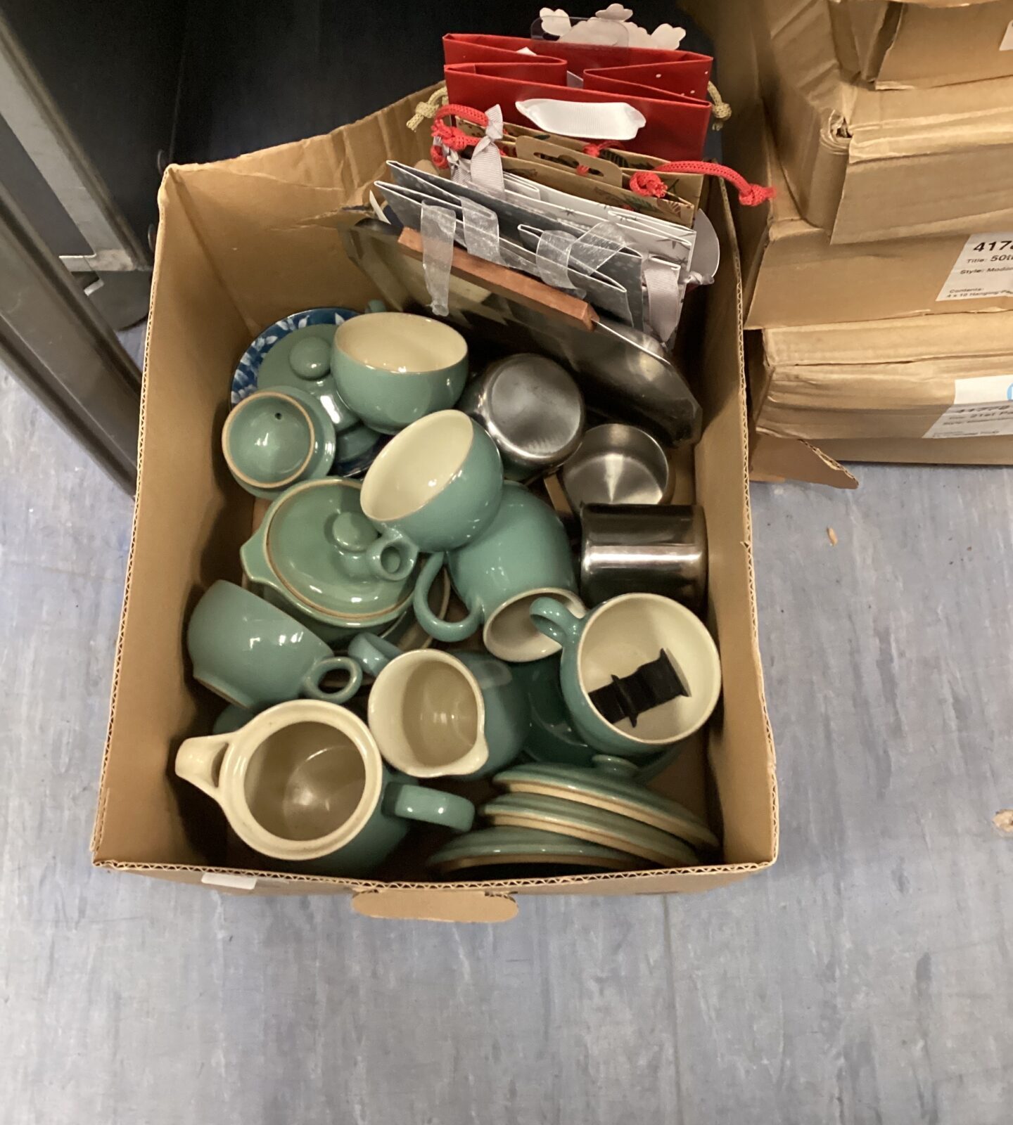 Box of mostly denby stoneware