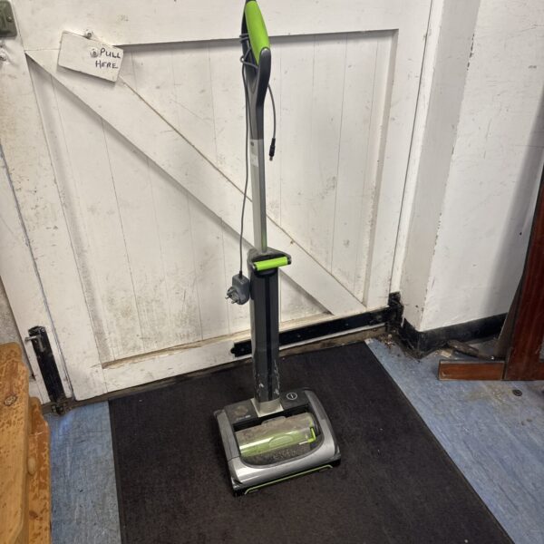 Gtech air ram Hoover with charger - working, has cosmetic marks