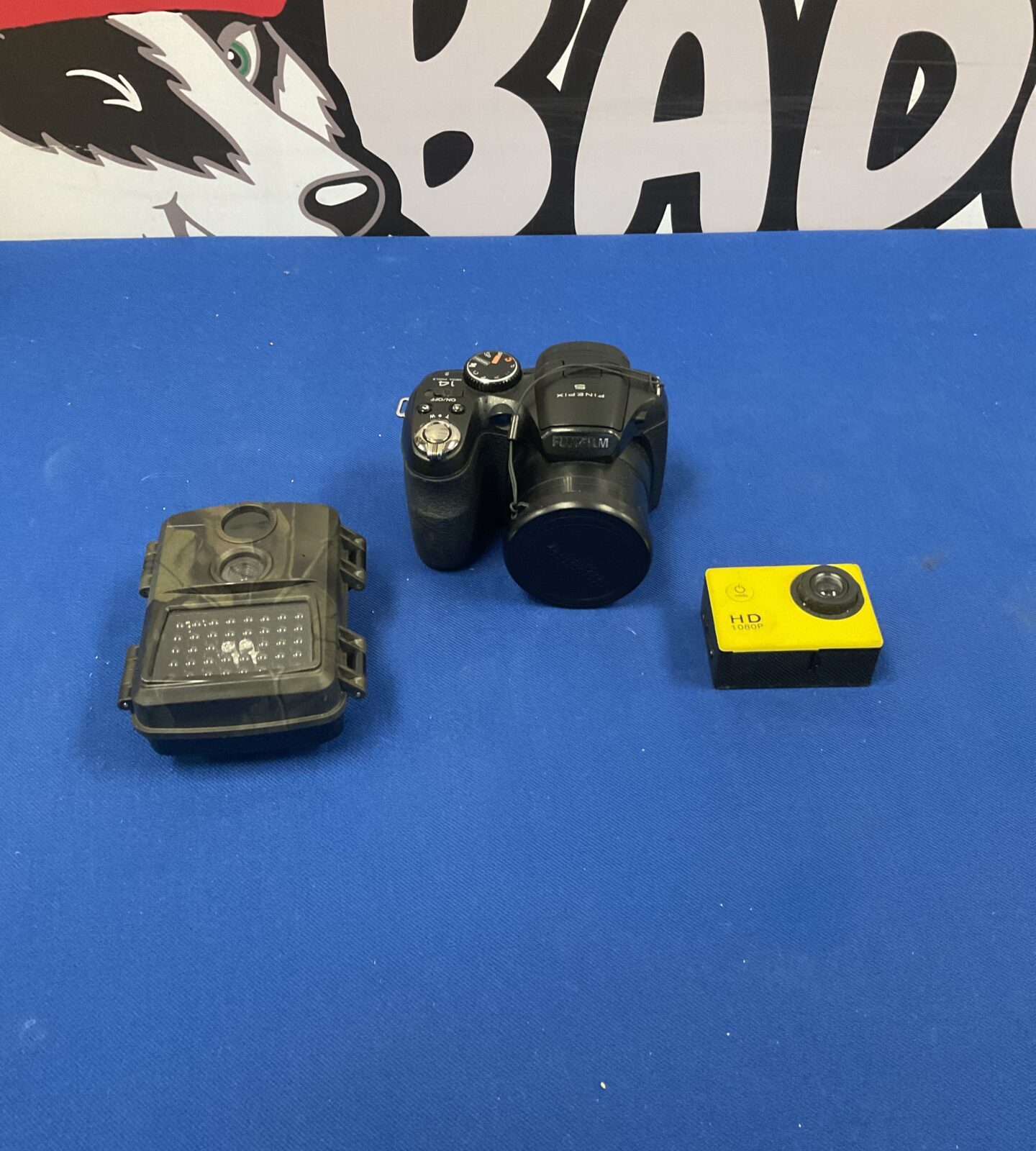 Fujifilm Finepix S2950 camera with trail camera and mini hd cam