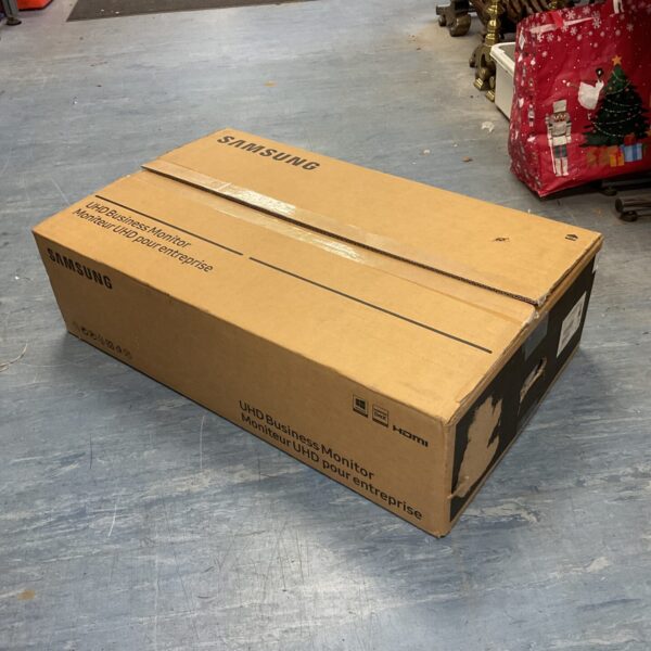 Samsung uhd 32” hdmi business monitor new in box