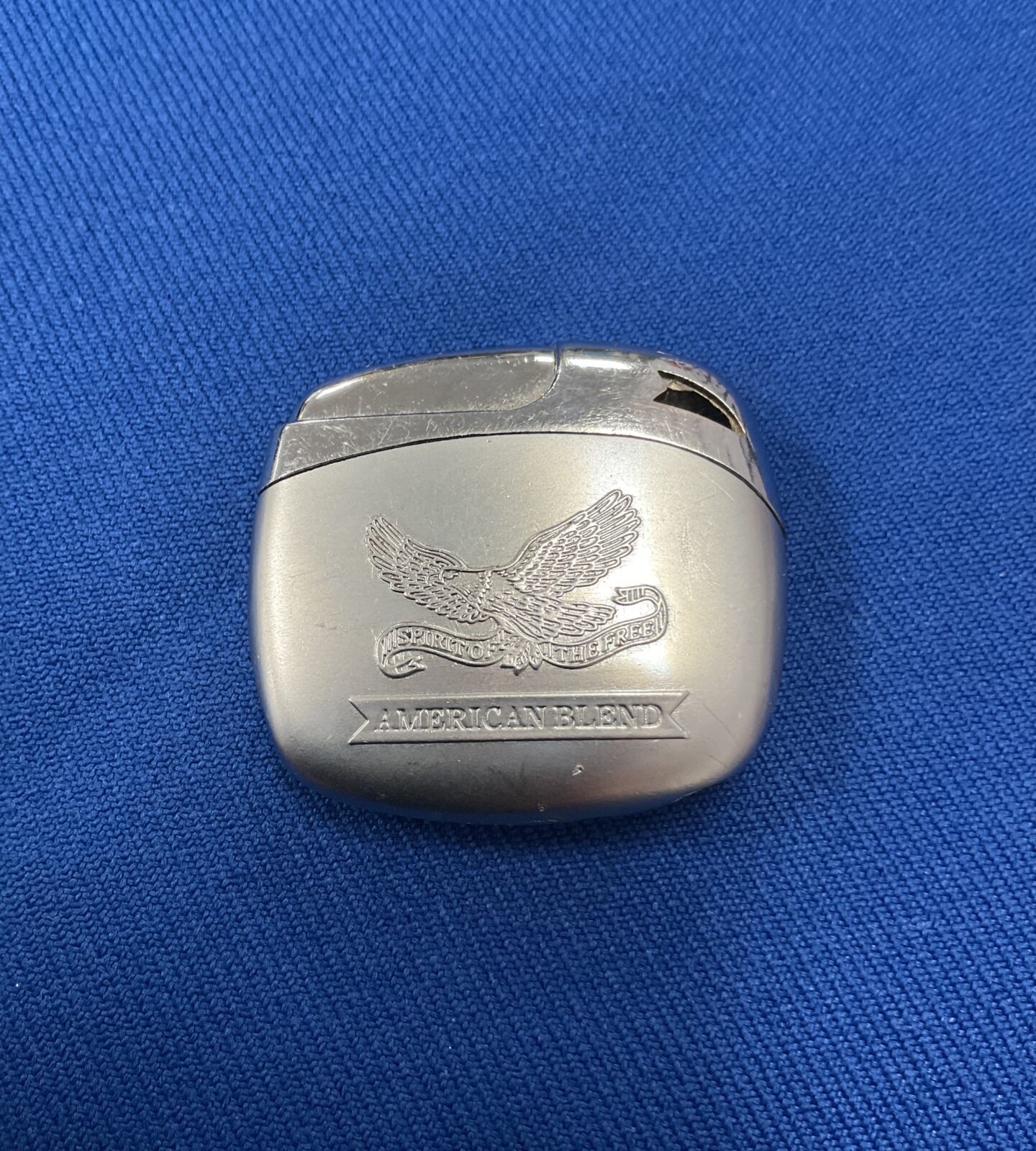Golden American blend classic spirit of the free gas lighter - Image 2