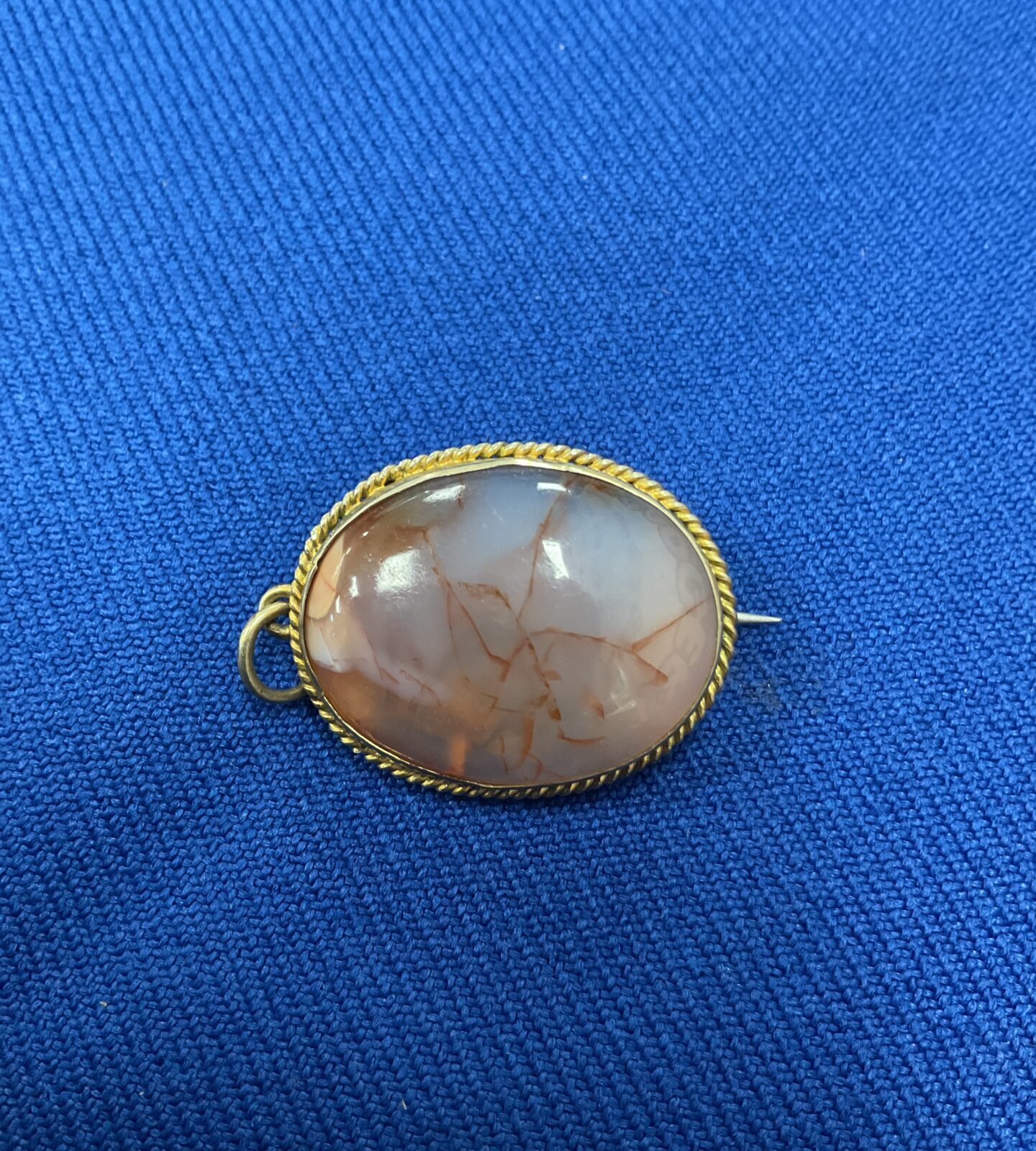 Vintage gold plated pendant brooch