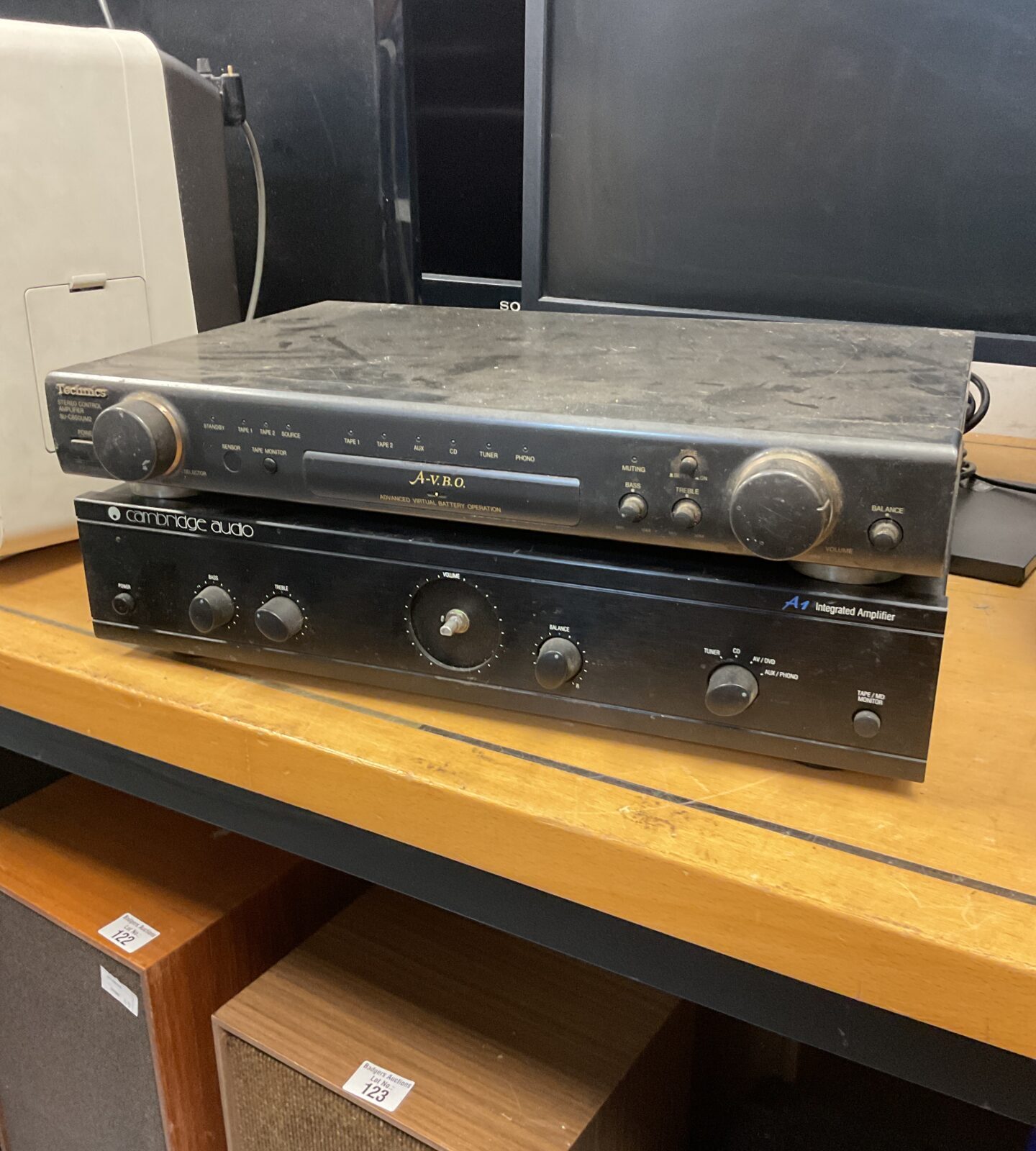 Technics su-c800um2 amplfier & Cambridge audio a1 amplifier (missing knob)