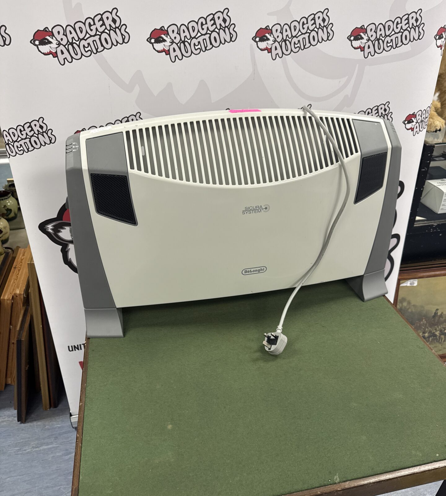 Delonghi sicura system convection heater - working