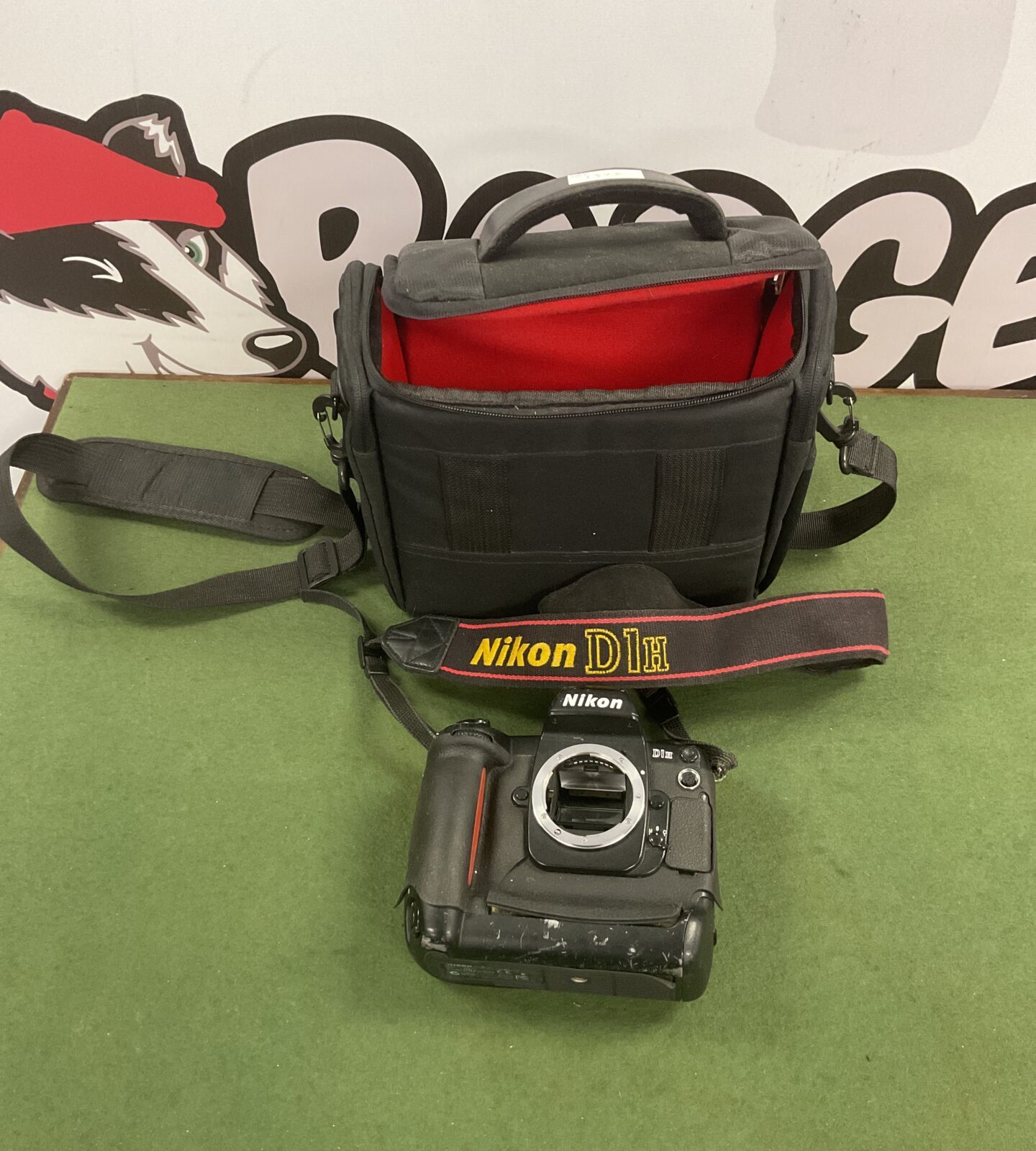 Nikon D1H 35mm camera with strap and bag no lens