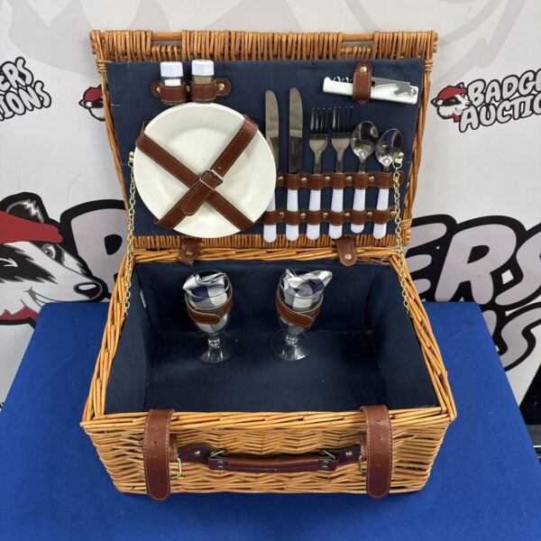 Picnic hamper set