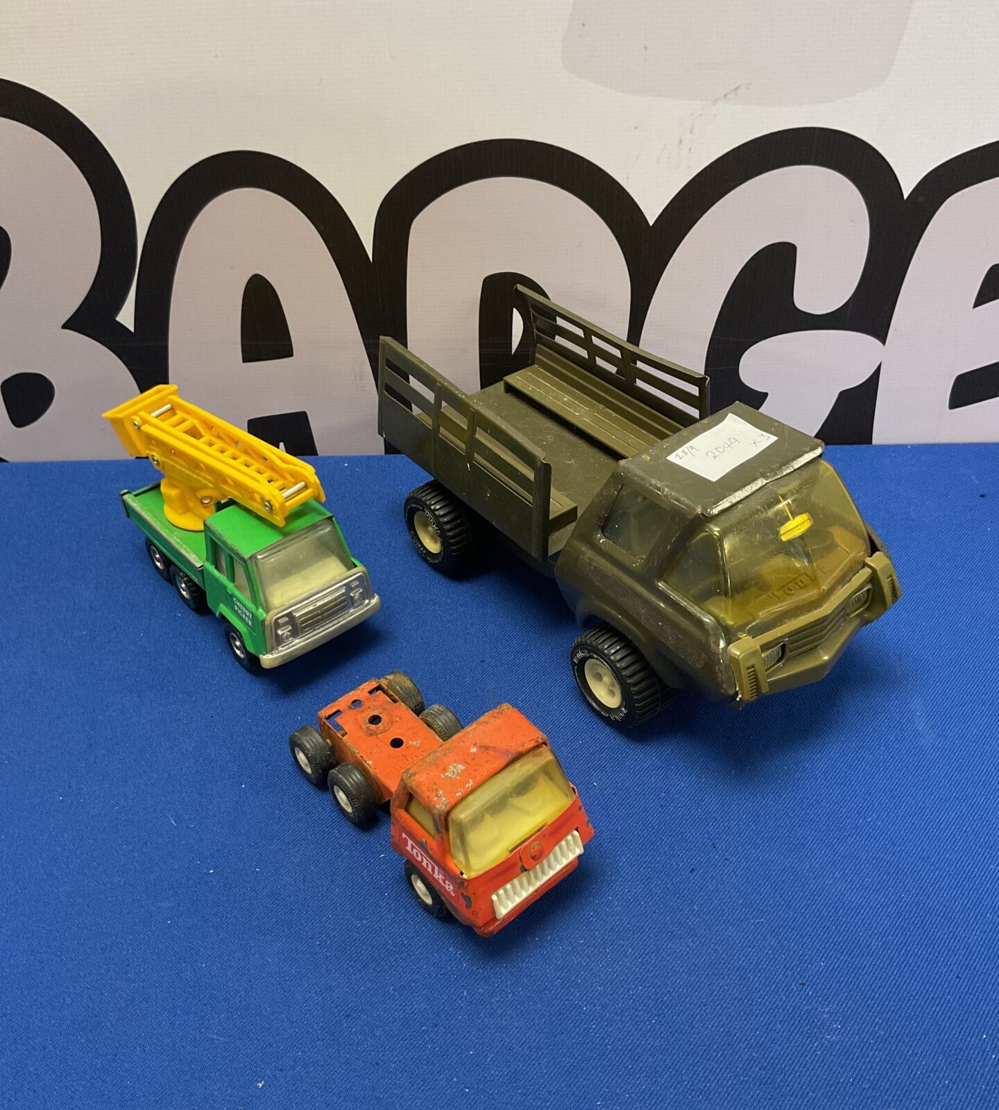 Vintage Tonka flatbed truck, classic metal toy truck.
