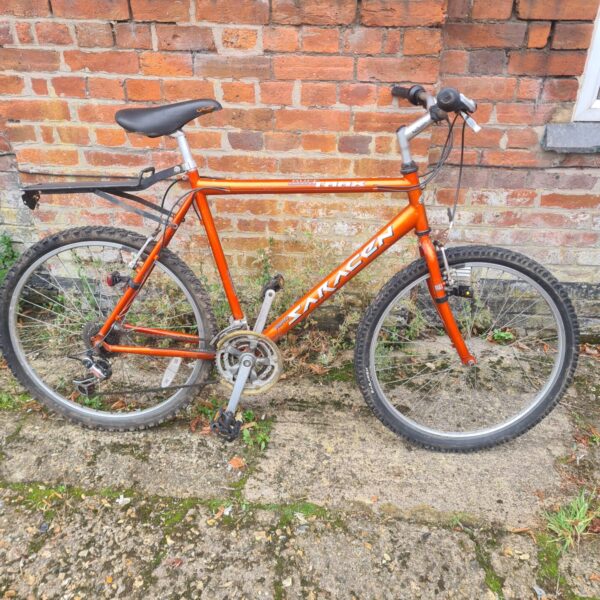 Vintage Team Saracen Ruff Trax mountain bike in used condition.