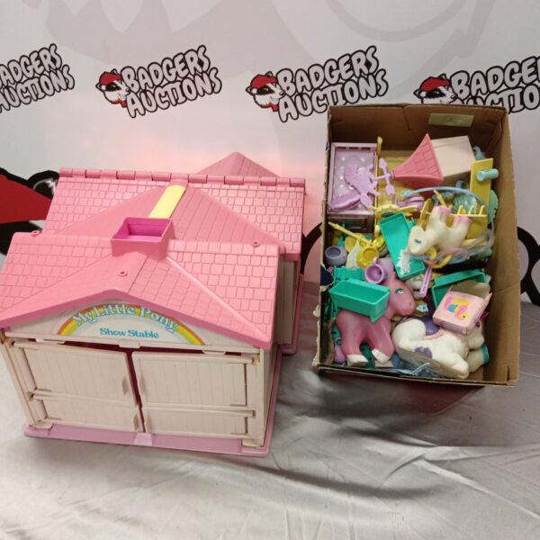 My Little Pony Stable with box of ponies & accessories