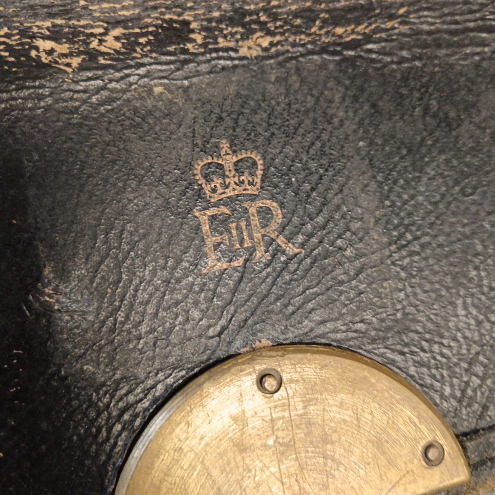 Vintage leather royal queen Elizabeth II document case - Image 2