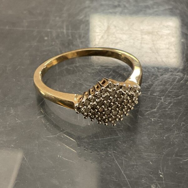 Sparkling 9ct gold diamond cocktail ring, size P.