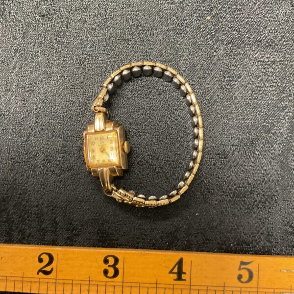 Vintage 9ct gold ladies wristwatch with gold bracelet.