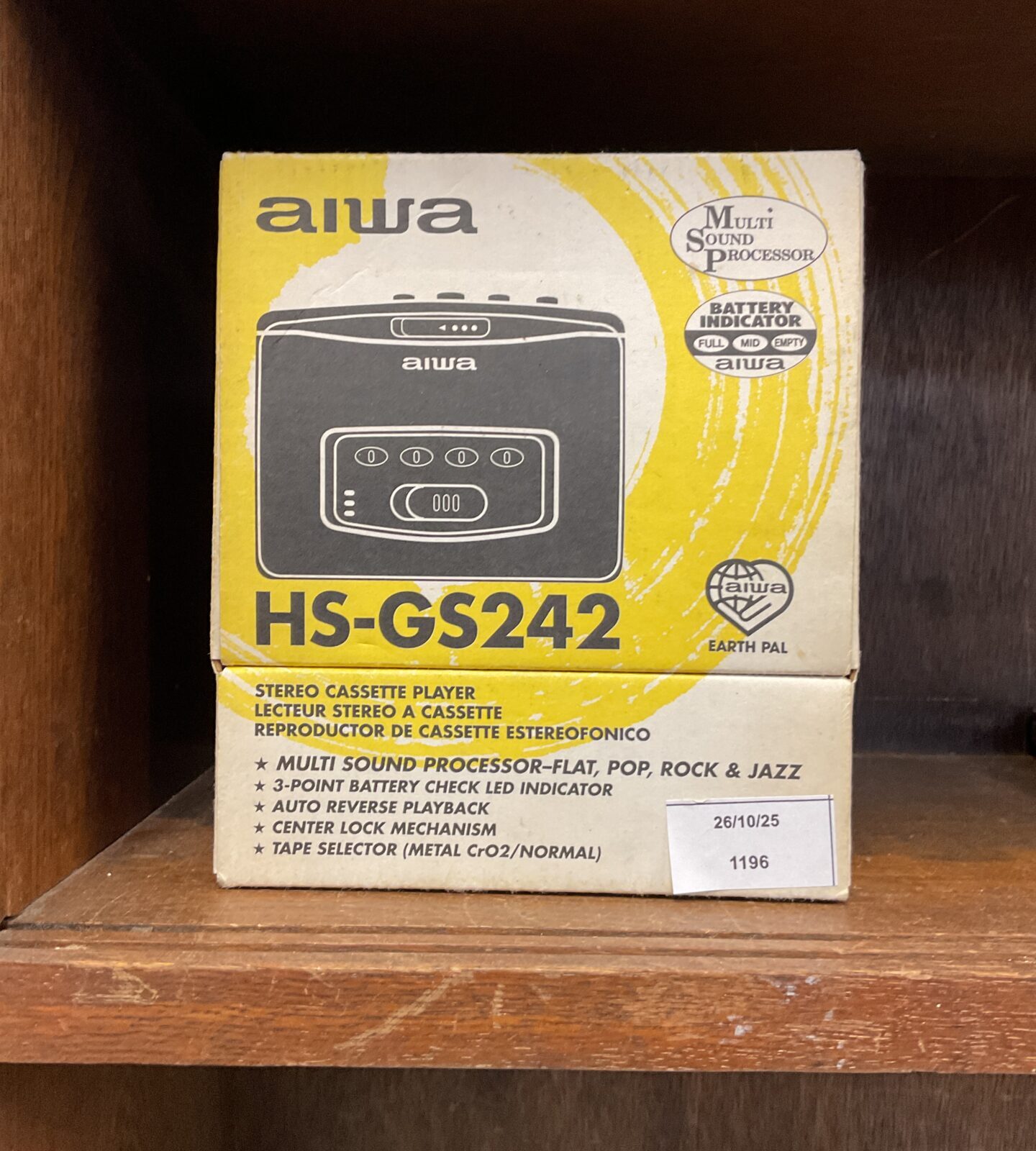 Vintage Aiwa HS-GS242 stereo cassette player in good condition.