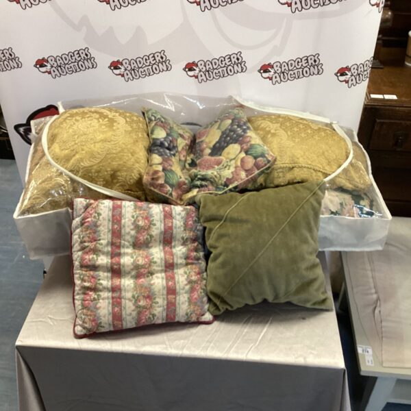 Assorted cushions in a mixed lot, ideal for home decor.