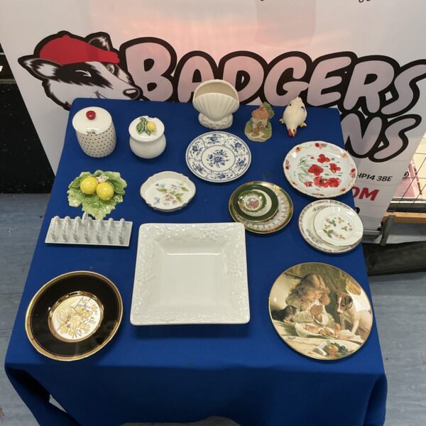 Vintage Aynsley trinket dish and mixed porcelain collectibles.