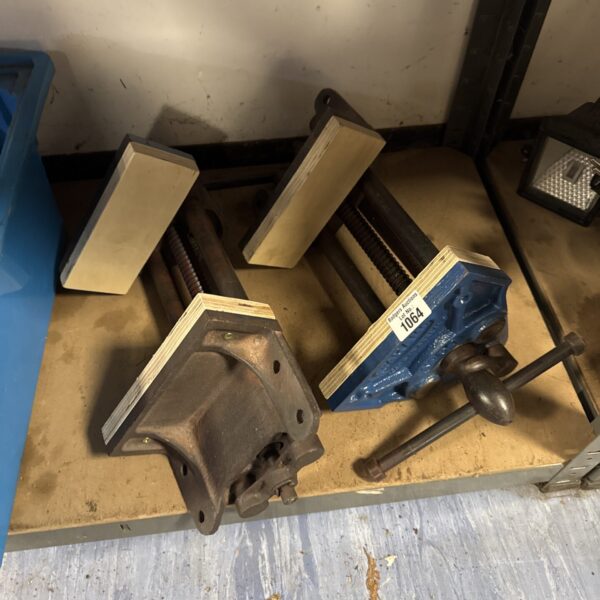 Vintage metal bench vice, Paramo model, workshop tool.
