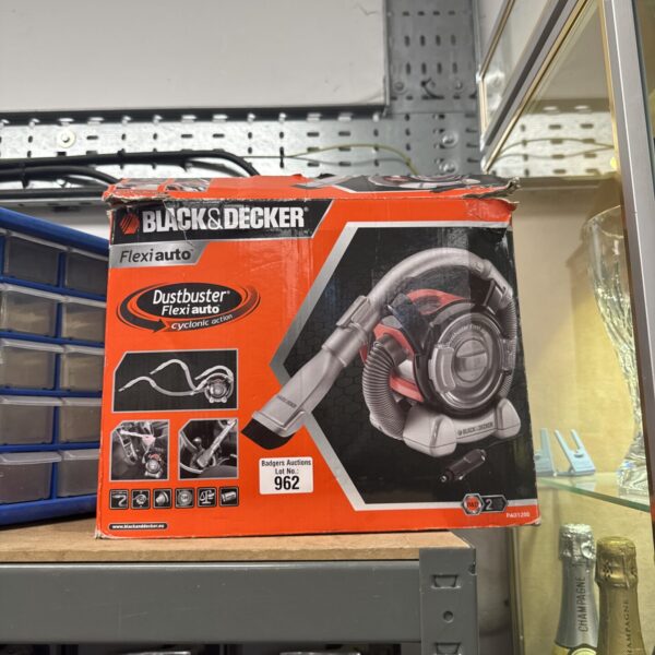 Black & Decker Flexiauto 12V car vacuum cleaner in good condition.