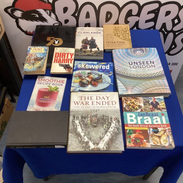 Mixed book bundle including Clanlands and Unseen London.