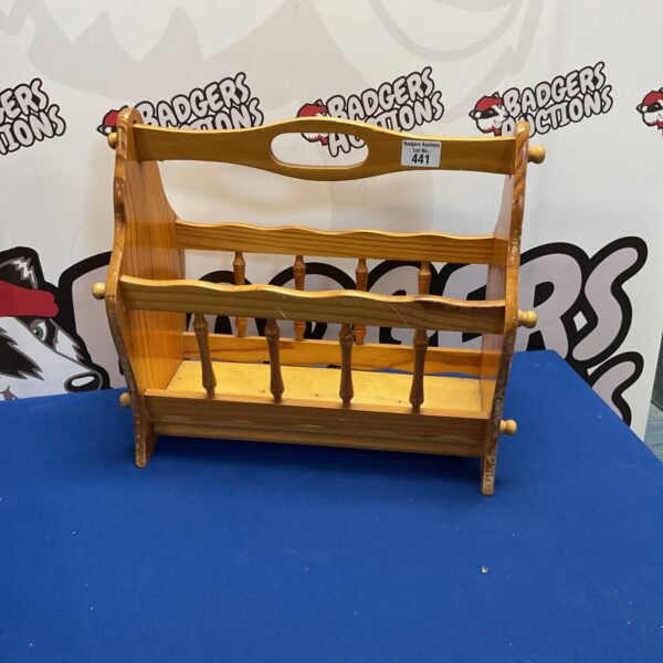 Vintage pine magazine rack, Brev Arquati model, for storage.
