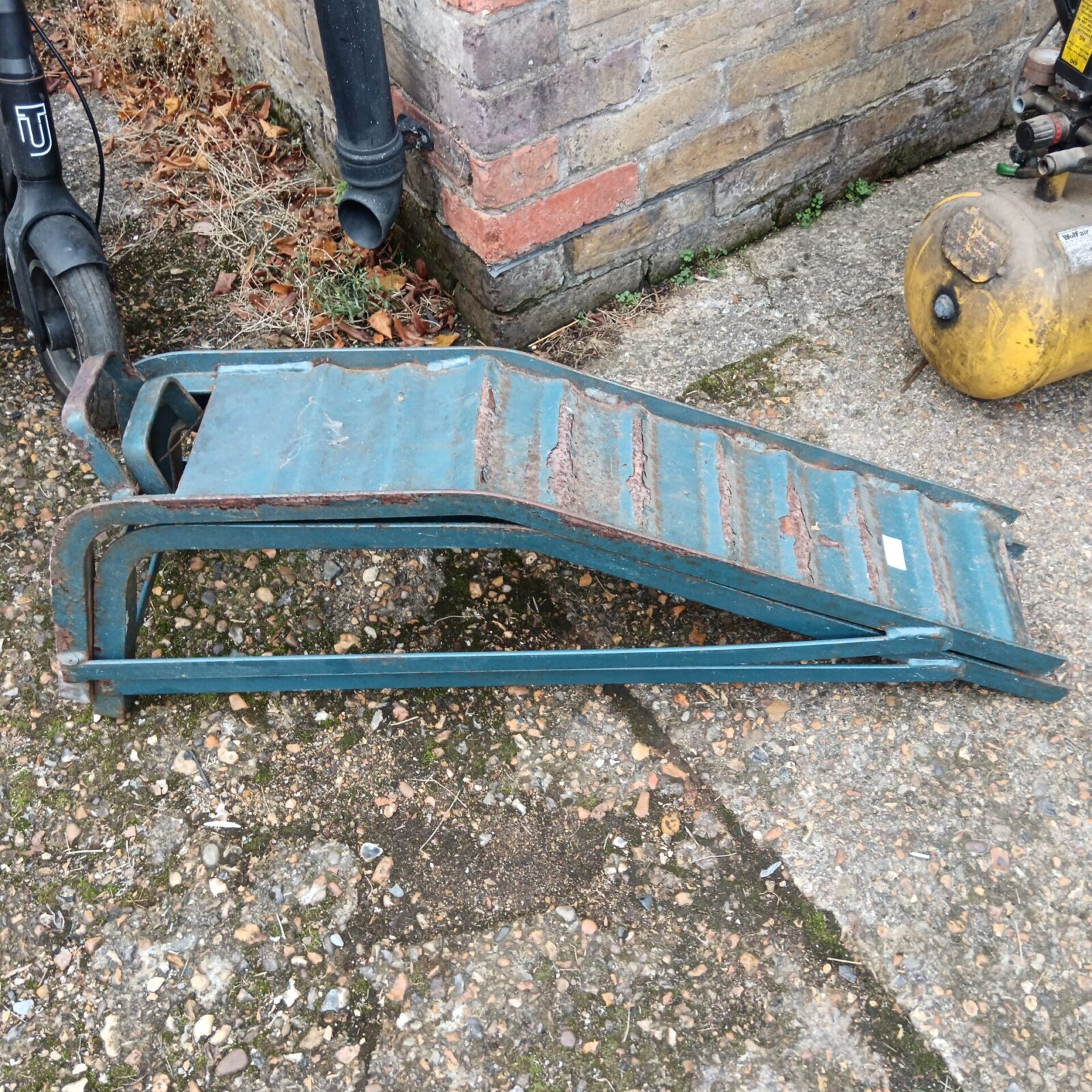 Bcar Ramp Pair of car ramps – Badgers Auctions