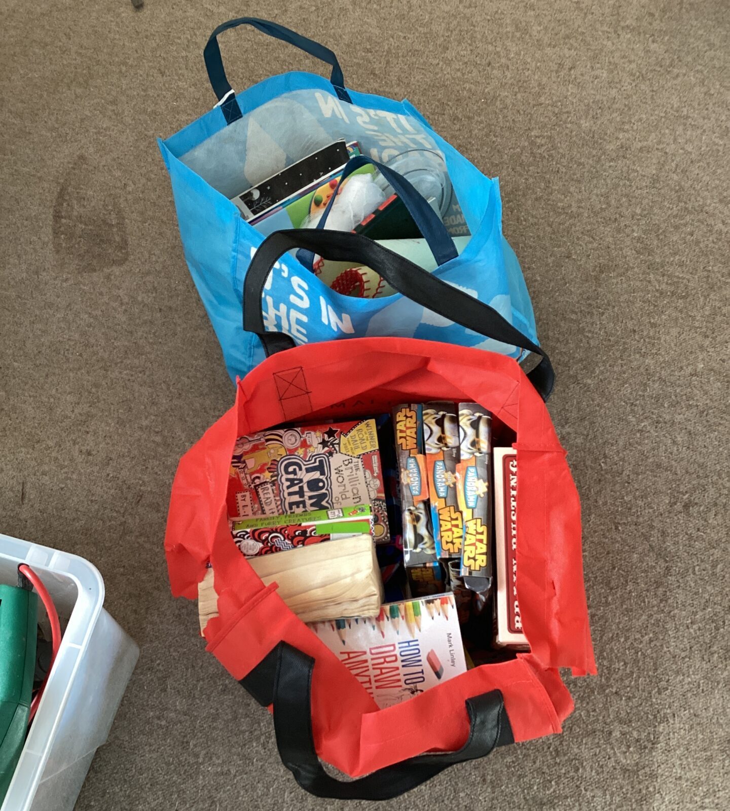Mixed lot of children's books for young readers.