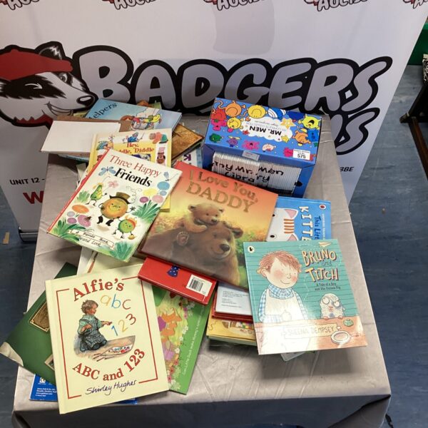 Mixed lot of vintage children’s books including Mr Men series.