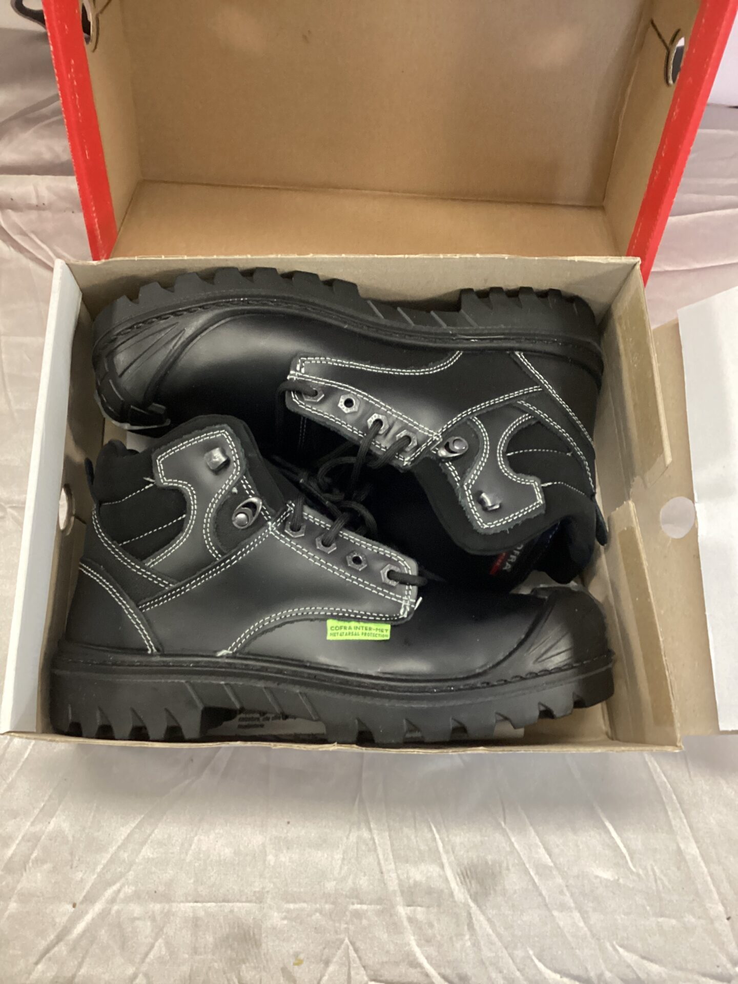 New Cofra safety boots size 10, ideal for work and industrial use.