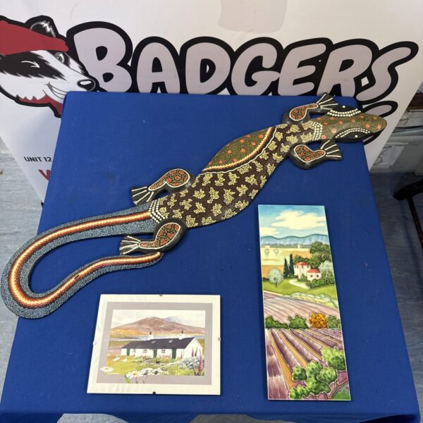 Colourful decorative gecko wall hanging with tile and Ann Southward print.
