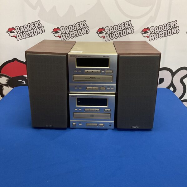 Denon D-M03 component system with speakers in good condition.