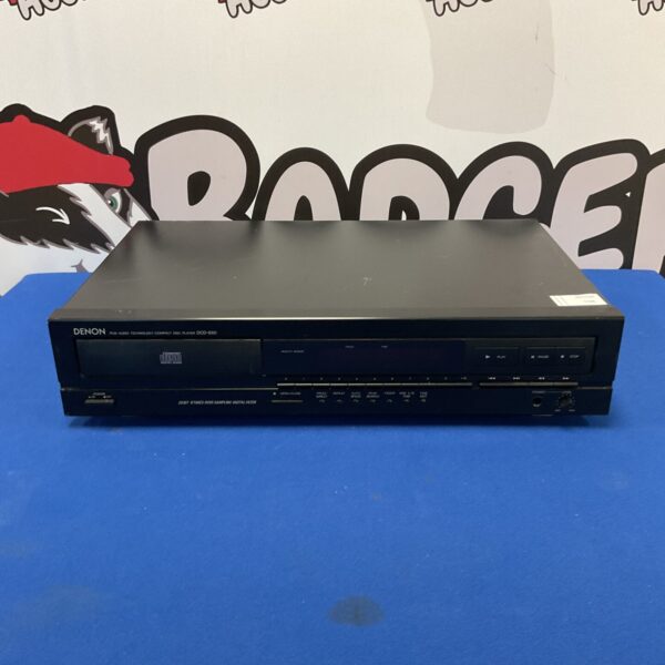 Black Denon DCD-660 CD player, vintage hi-fi audio equipment.
