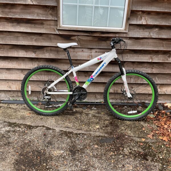 Side view of a Diamondback Groove mountain bike.