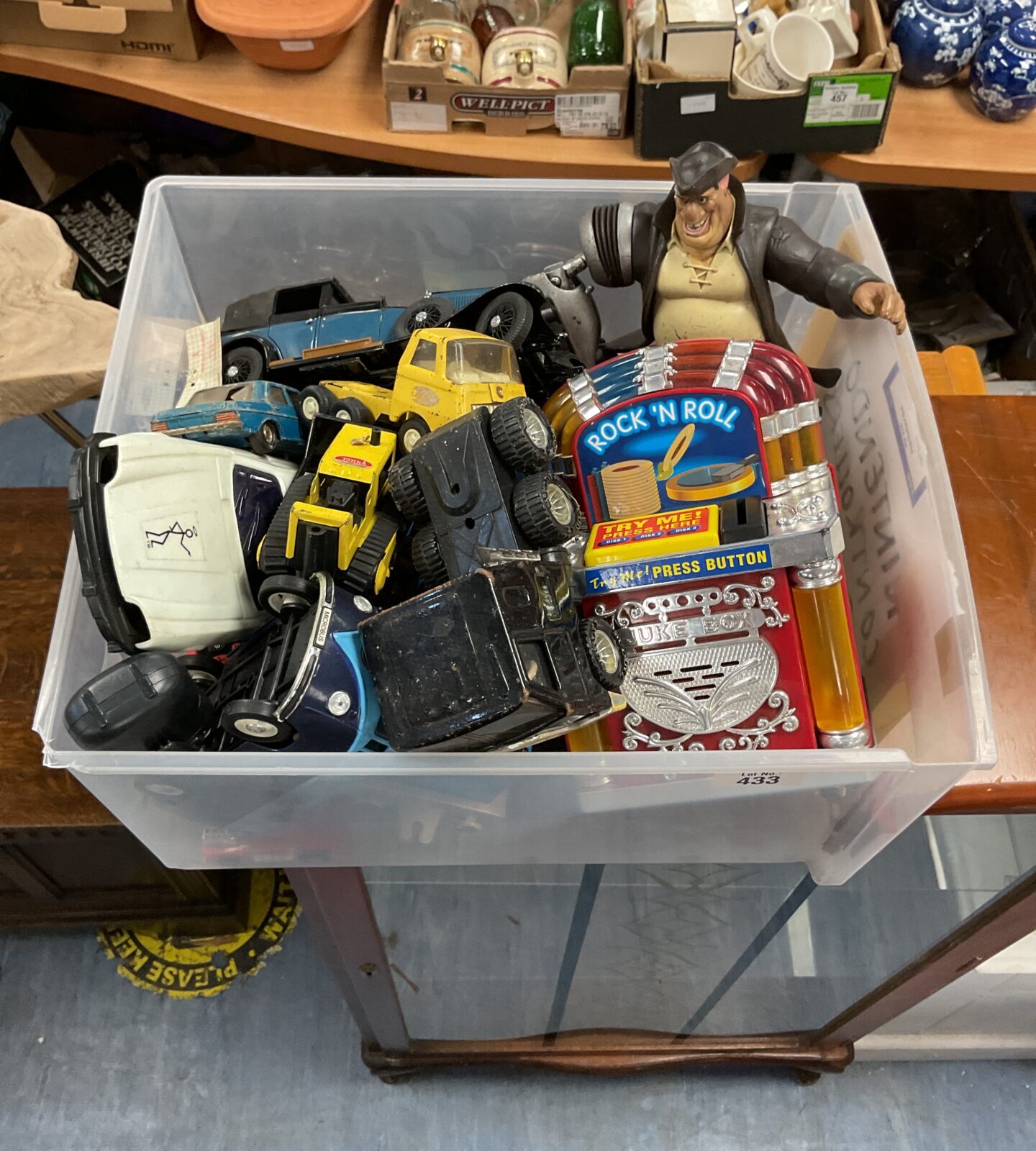 Mixed lot of diecast model toys including Franklin Mint and Corgi.