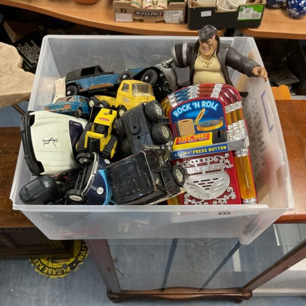 Mixed lot of diecast model toys including Franklin Mint and Corgi.